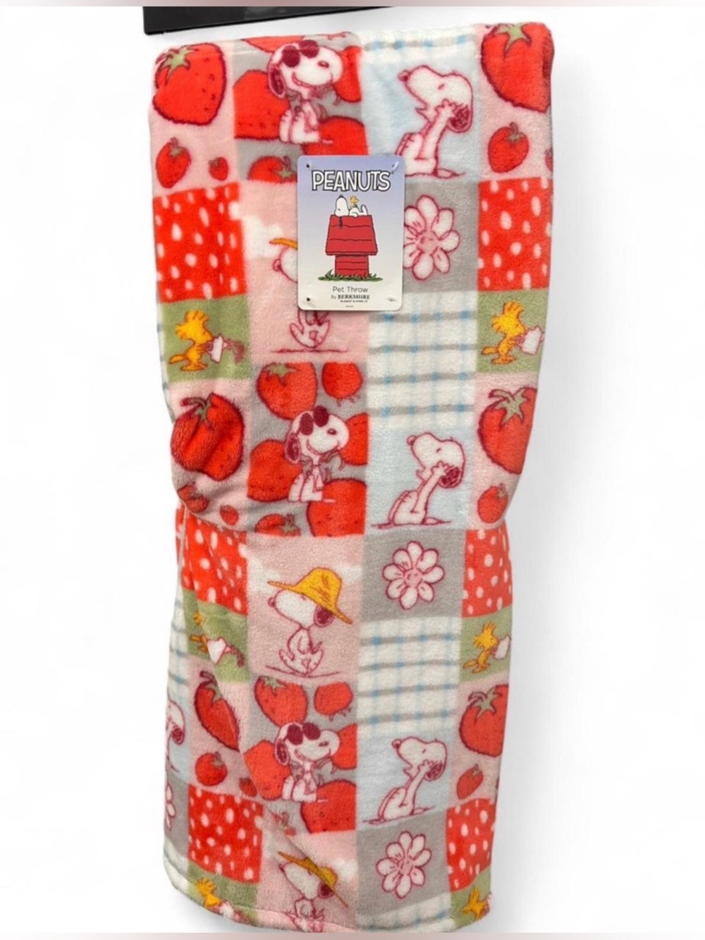 Strawberry Peanuts Snoopy Oversized Plush Throw Blanket
